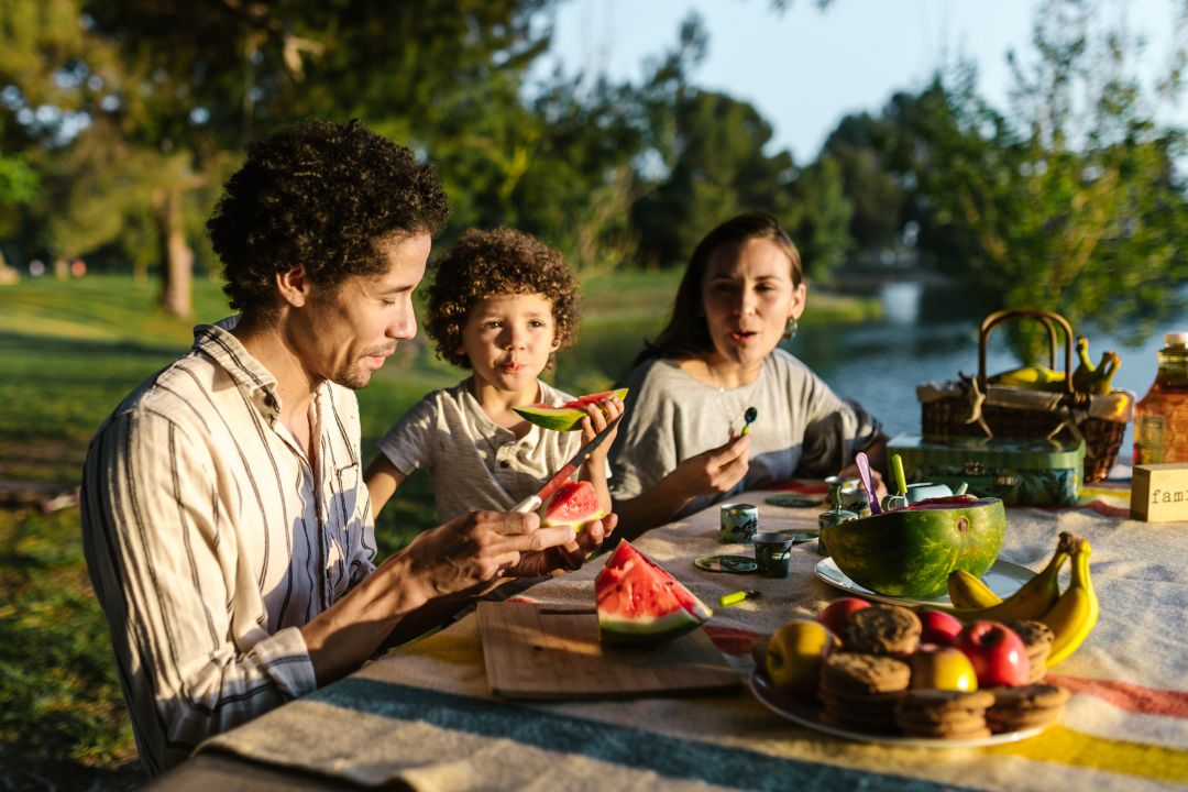 A prática não tem necessariamente a ver com restringir, mas reorganizar a ingestão dos alimentos de forma mais saudável